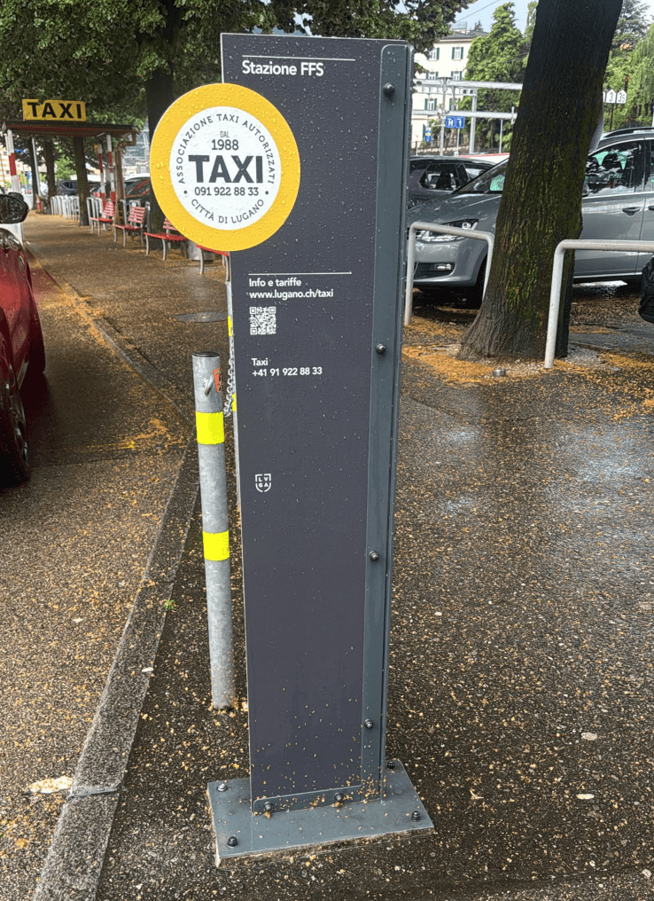 Totem taxi — Stazione FFS Lugano